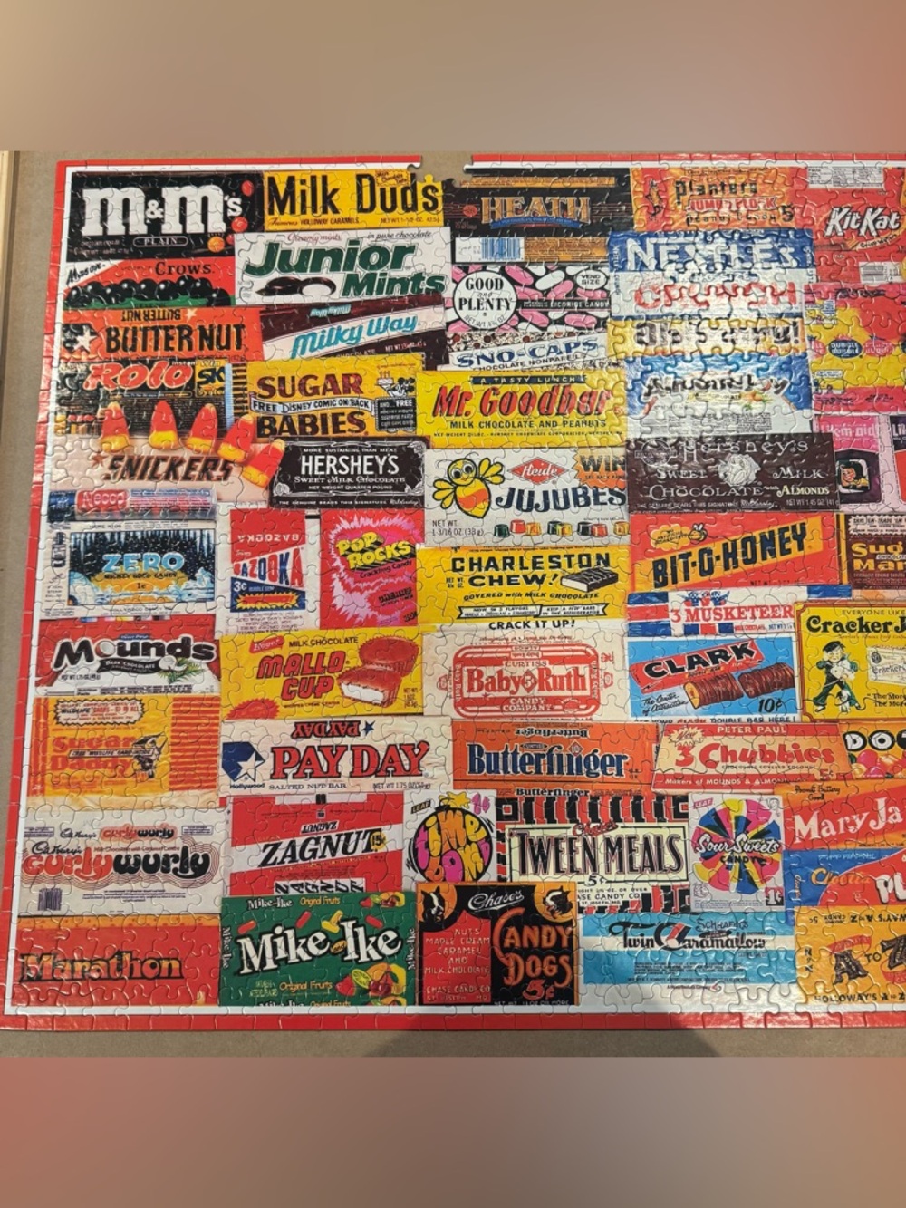 White Mountain Candy Wrappers 1000-Piece Puzzle - 2 Missing Pieces - Picture 6 of 7